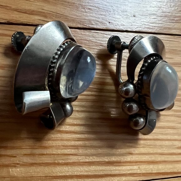 Walter Lampl Vintage Stamped Sterling Silver Moonstone Clip Earrings Excel Cond - Picture 2 of 16